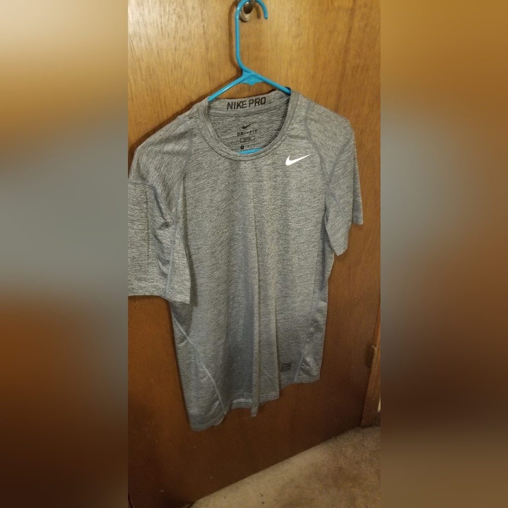 Nike Gray Short Sleeve Tee Athletic Performance